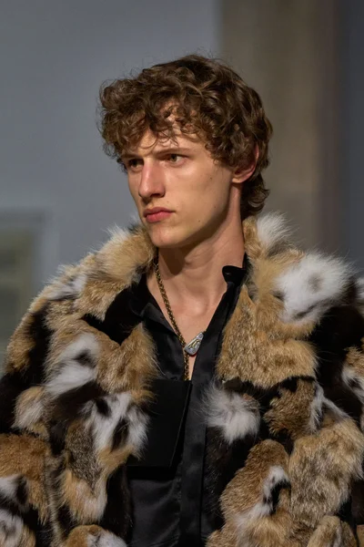 Look 152